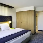 By Ihg