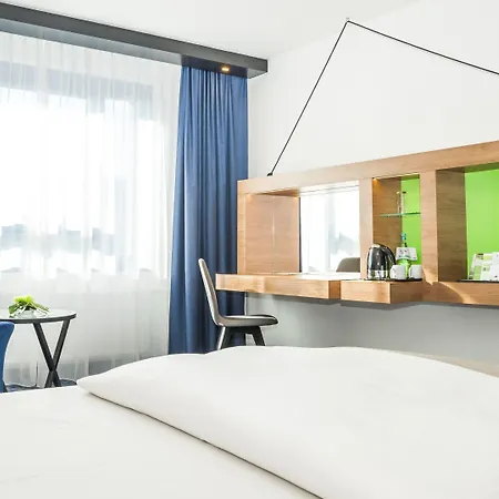 By Ihg 4*