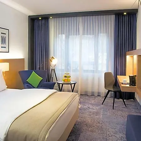Hotel By Ihg