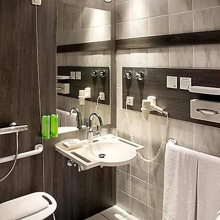 By Ihg 4*