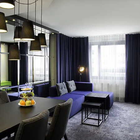 Hotel By Ihg