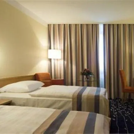 מלון By Ihg