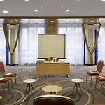 홀리데이 인 4*