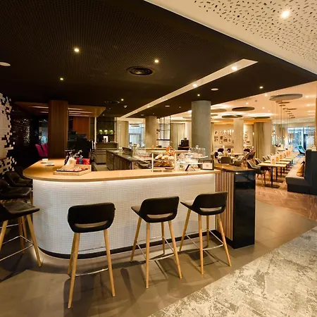 By Ihg Hotel 4*