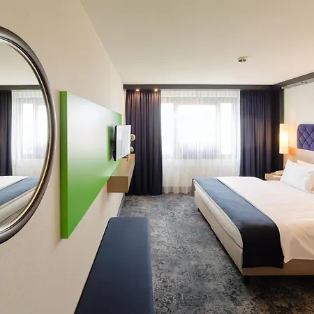 By Ihg